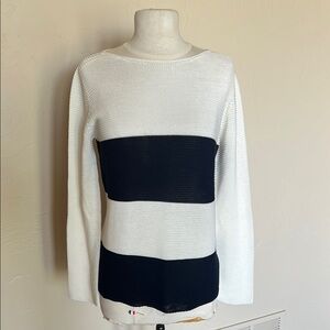 Les Copains Black and White Crew Neck Sweater with Bold Stripes